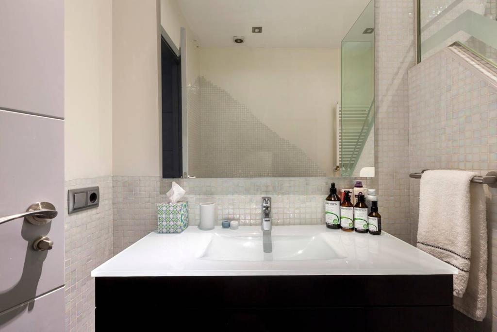 Downtown Madrid - Gran Via - Business Ready Apartment Bagian luar foto